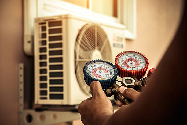 Professional Hvac technician working in Edgewater, MD